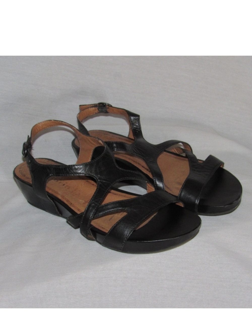 Tamaris Black Leather Strappy Wedge Sandals Comfort Women's sz 38 US 7